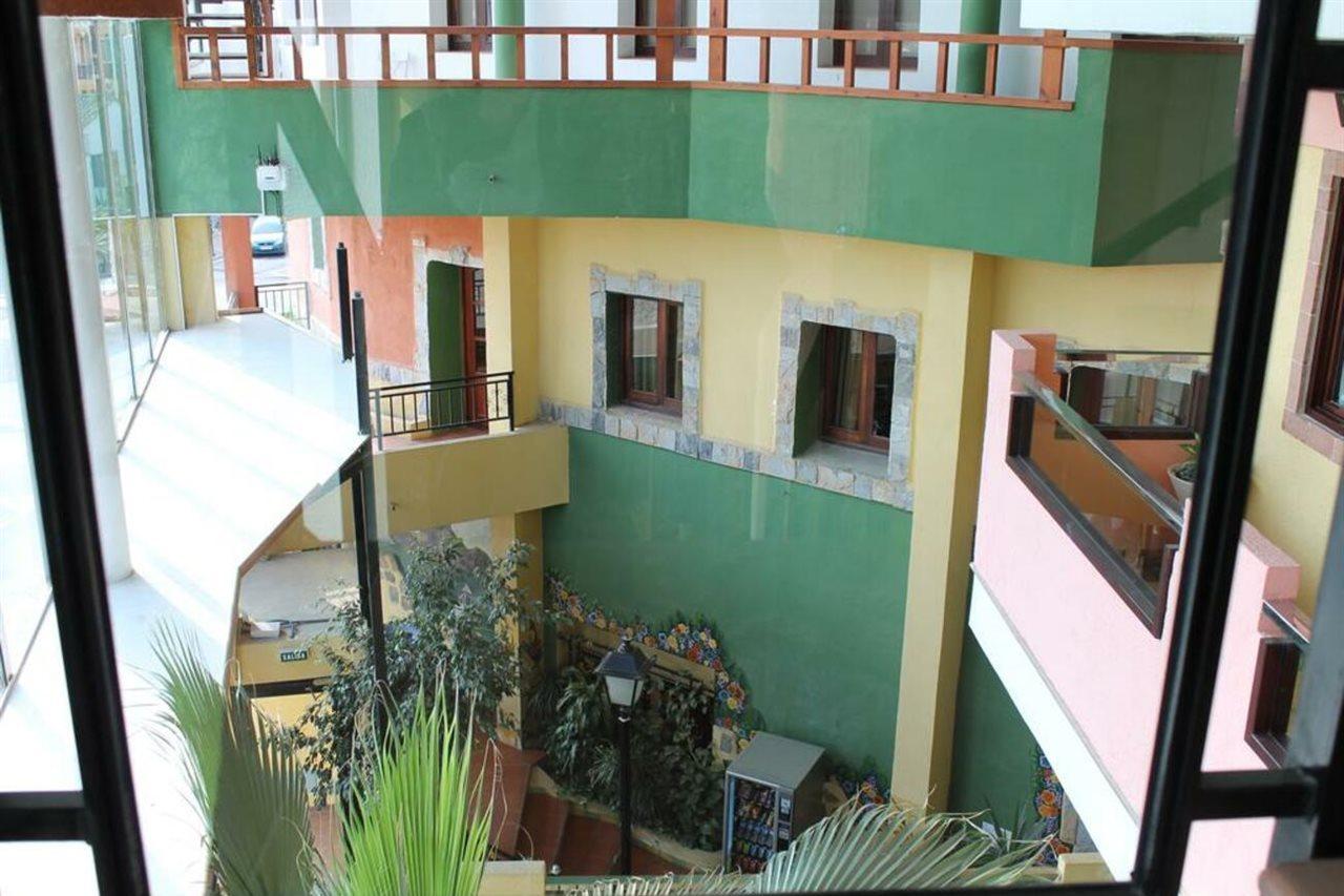 Leon Dormido Rooms & Apartments Polop Exterior foto